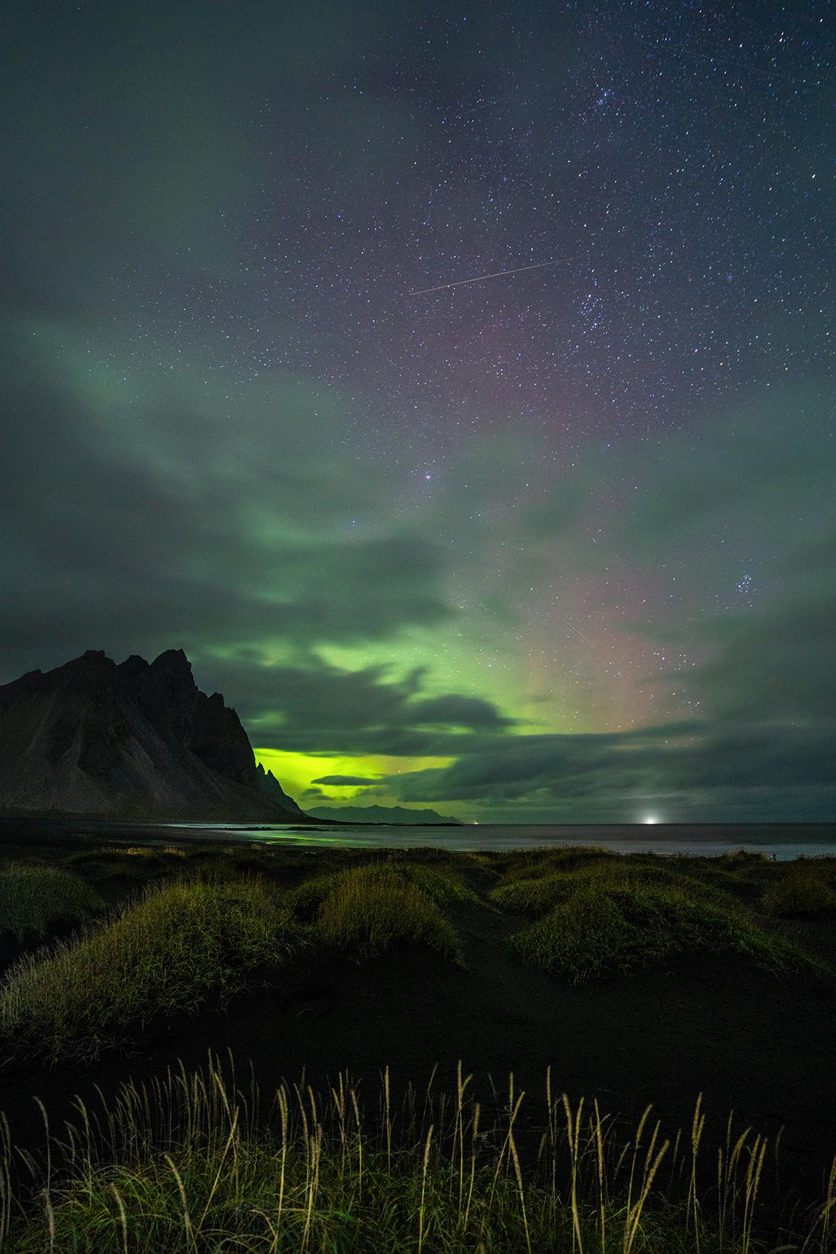 Polarlichter Und Milchstrasse Am Vestrahorn Auf Island Digitalphoto
