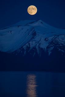 Vollmond über der Kachemak Bay