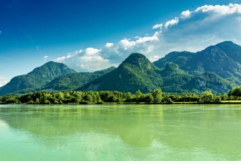 Wasser und Berge