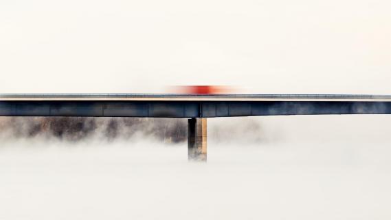 Rheinbrücke im Nebel in Germersheim)