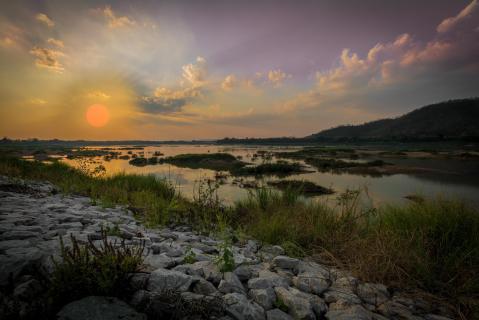 Sonnenuntergang am Mekong Fluß in Thailand