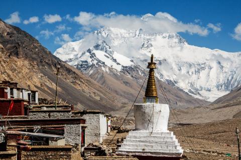 Mt. Everest mit Kloster Rongbuk