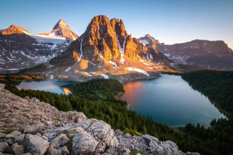 mount assiniboine