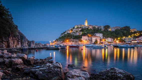 Vrbnik zur blauen Stunde