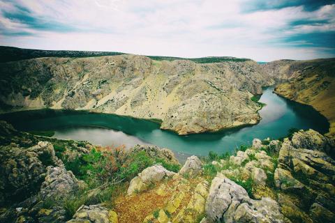 Am Fluss Zremanja