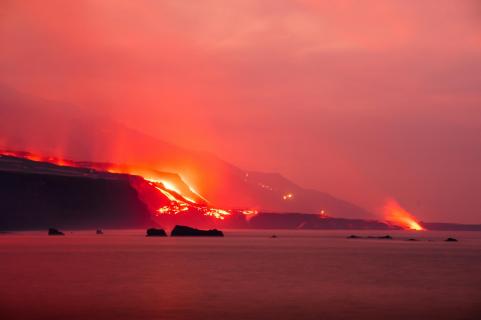 Glühende Lava