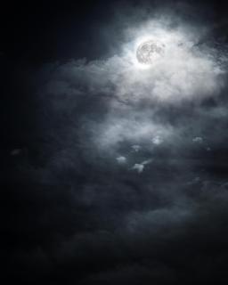 Dramatischer Mond