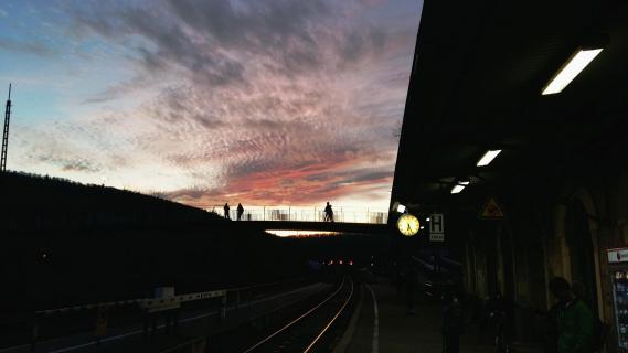 Abendstimmung am Bahnhof