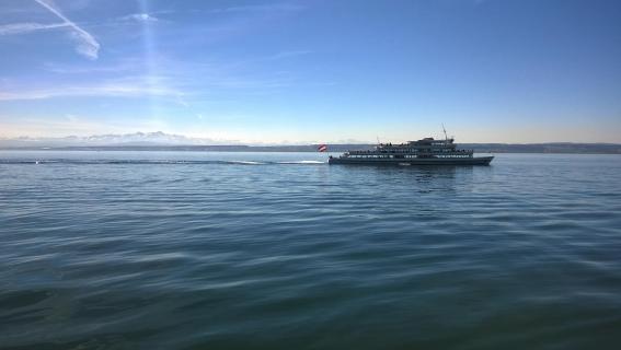 Bodensee Kursschifffahrt bei Meersburg 