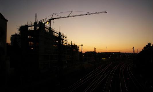 Sundown mit Bausilhouette 