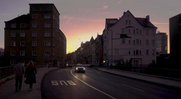 „Lichter, Linien, Leben – Herbstabend auf der Zinglerbrücke“