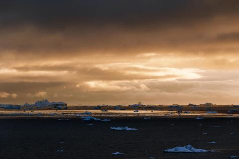 Eisfeld Illulissat_Mitternacht