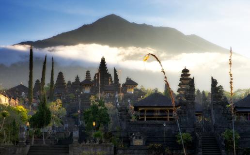 Der Pura Besakih am frühen Morgen, Bali/Indonesien