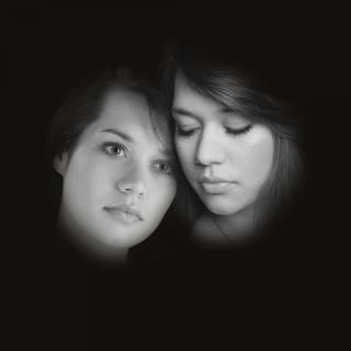 Lea sinnlich twins