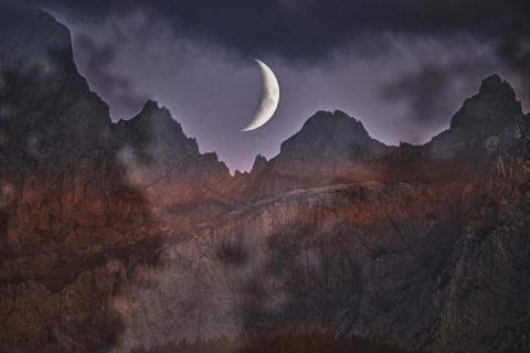 moon over Karwendel 3825