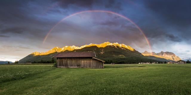 Alpenglow and Rainbow