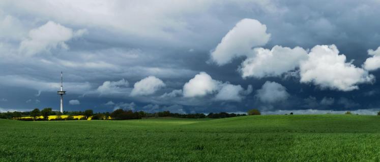 Wolken am Sender