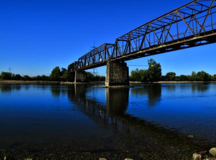 Donau Eisenbahnbrücke