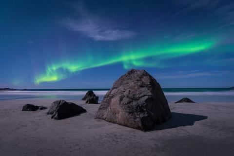 Aurora on the Rocks