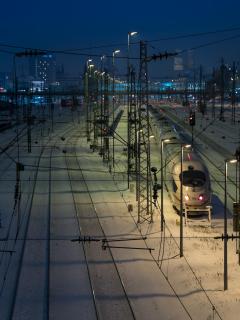 Bahnhof zur Winterzeit