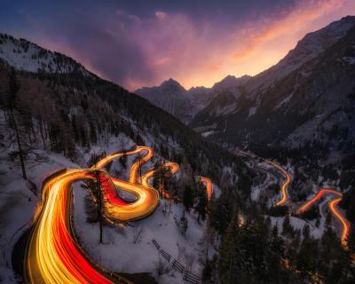 Lichtspuren am Maloja Pass