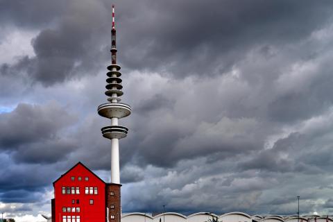 Rotes Haus mit Turm