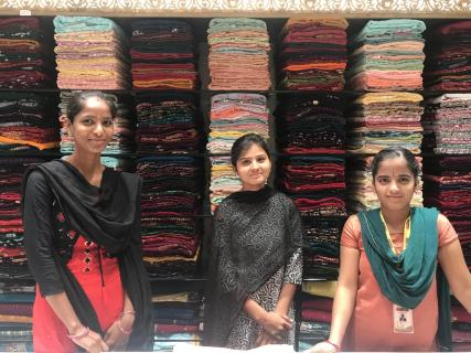 Sari- Verkäuferinnen