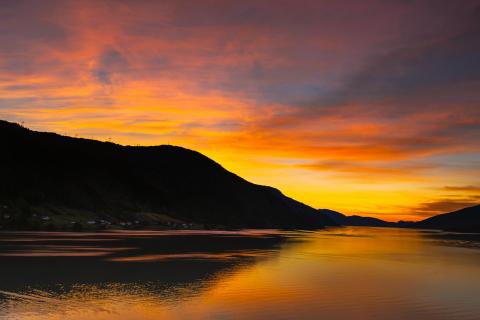Im Fjord Sonnenuntergang
