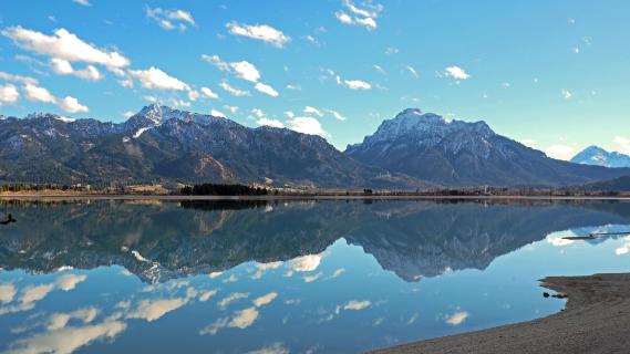 Forgensee mit Alpen-Panorama