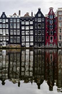Schiefe Häuser in Amsterdam 