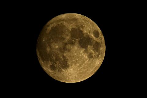 goldener Vollmond