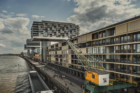 Moderne Wahrzeichen am Rhein
