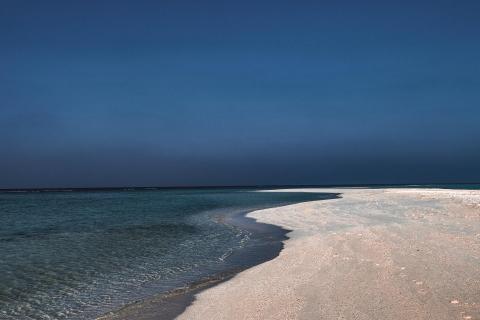Meer küsst Sand