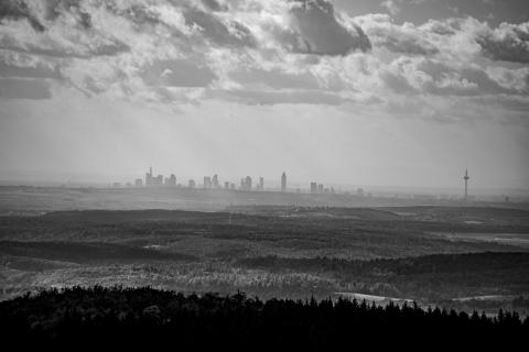 Frankfurt aus 100km Entfernung