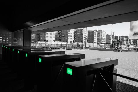 Hamburg Elbphilharmonie Eingang Coronerzeit keine Besucher g