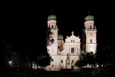 Passau Der Dom bei Nacht
