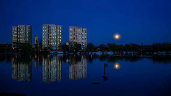 Die Drei am Hafen