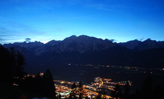 Innsbruck bei Nacht.