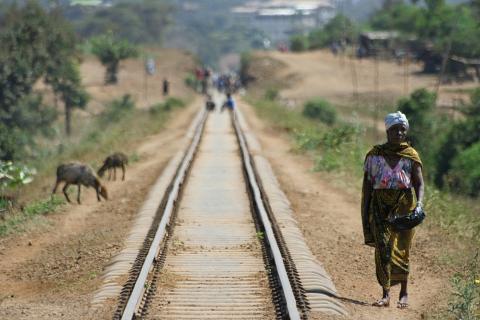 Menschen unterwegs in Tansania