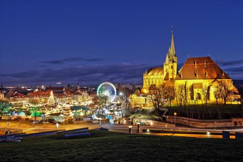 Lichterglanz zur Blauen Stunde auf dem Weihnachtsmarkt Erfurt 