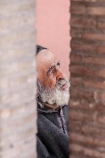 Mann in Marrakesch auf dem Gauklerplatz