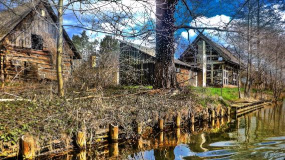 Burg im Spreewald - Fließe im Frühling