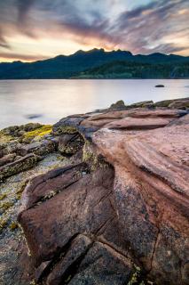 Oceanbreeze on Lava Rocks