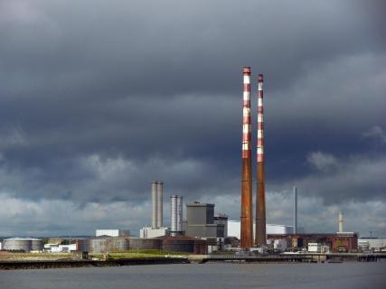 Industriearchitektur am Hafen von Dublin