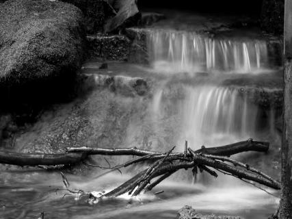 Kleiner Wasserfall