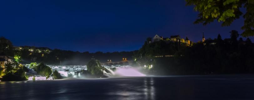 Rheinfall mit Nachtbeleuchtung