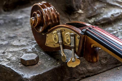 Instrument