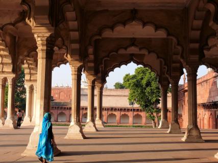 Säulengang im roten Fort in Agra