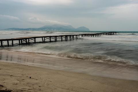 Strand mit Steg