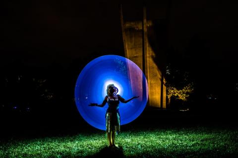 Light Painting vor Luftbrückendenkmal
